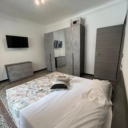 Grey House * 제노바